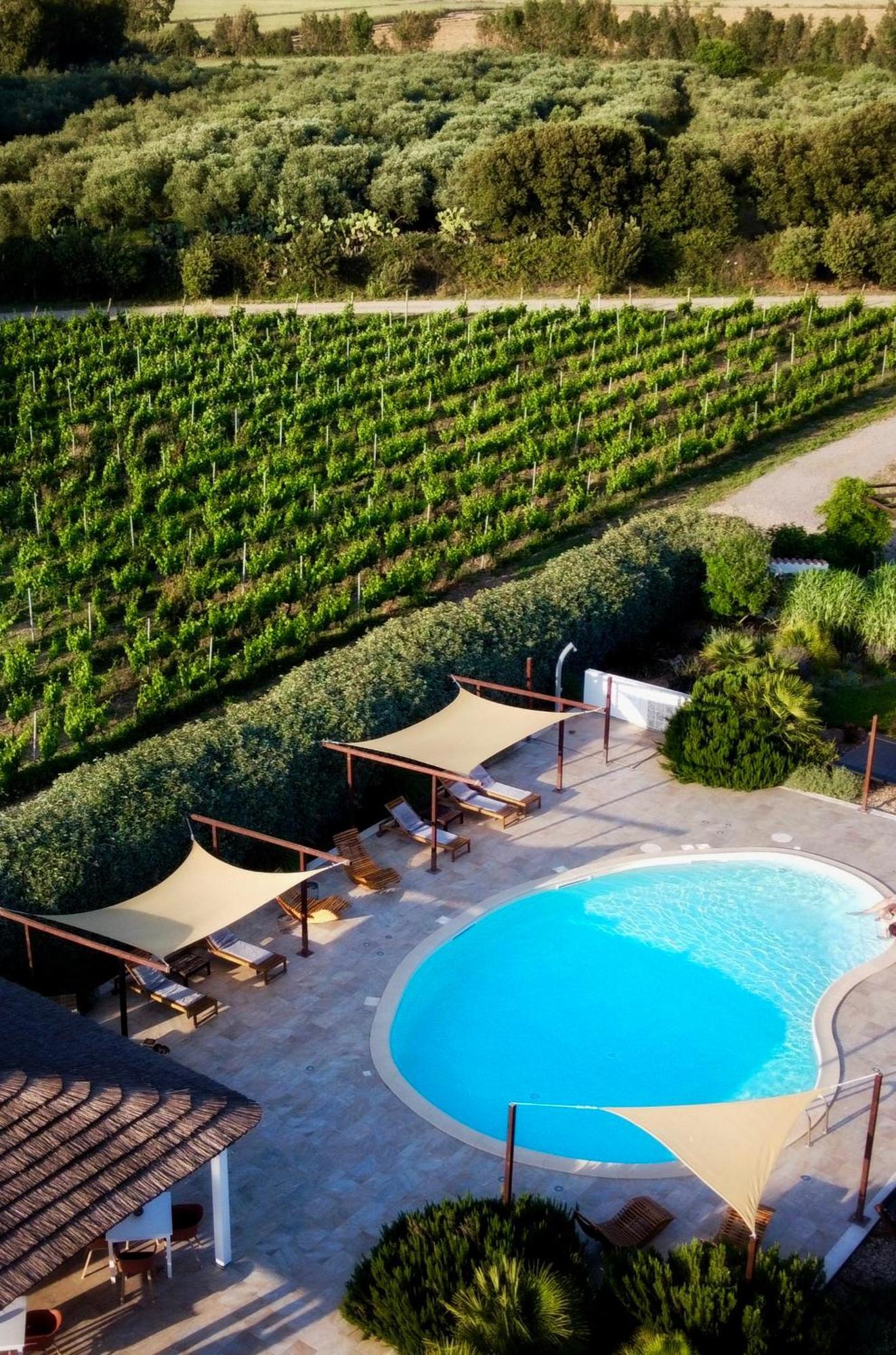 Is Cheas Wine Farm Boutique Hotel San Vero Milis Exteriör bild