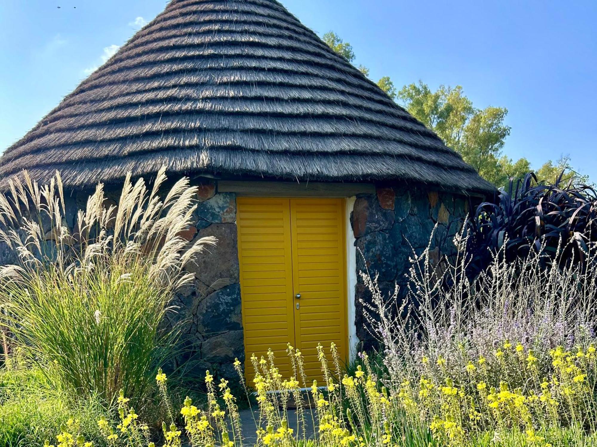 Is Cheas Wine Farm Boutique Hotel San Vero Milis Exteriör bild